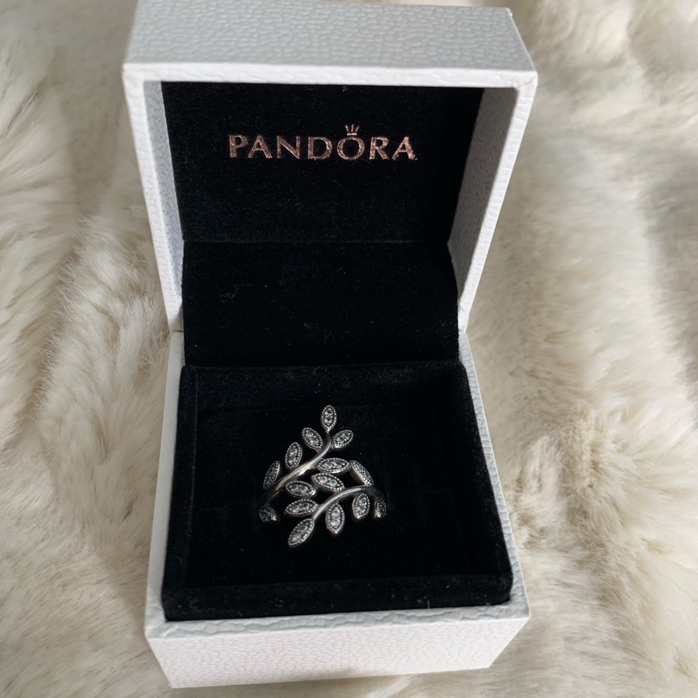 Pandora Sparkling Leave Ring Clear CZ
